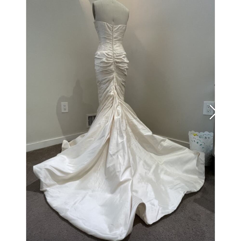 Romona Keveza Legends 7176 Wedding Dress